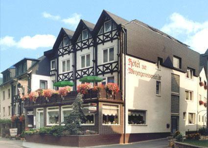 Hotel Zur Winzergenossenschaft Эрнст Экстерьер фото