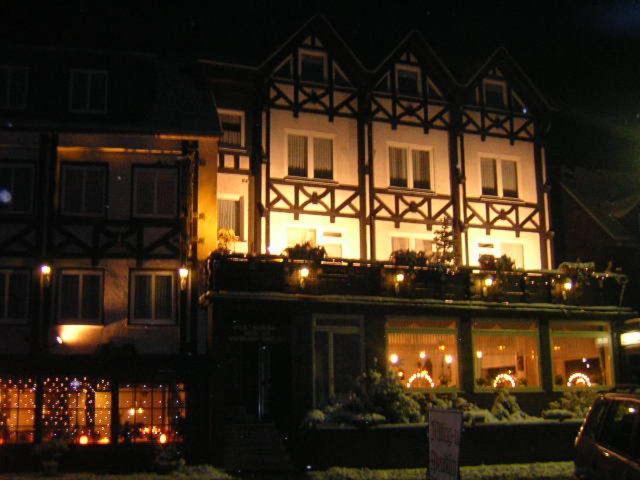 Hotel Zur Winzergenossenschaft Эрнст Экстерьер фото