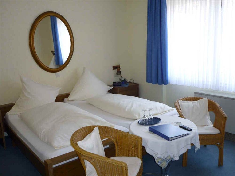 Hotel Zur Winzergenossenschaft Эрнст Экстерьер фото